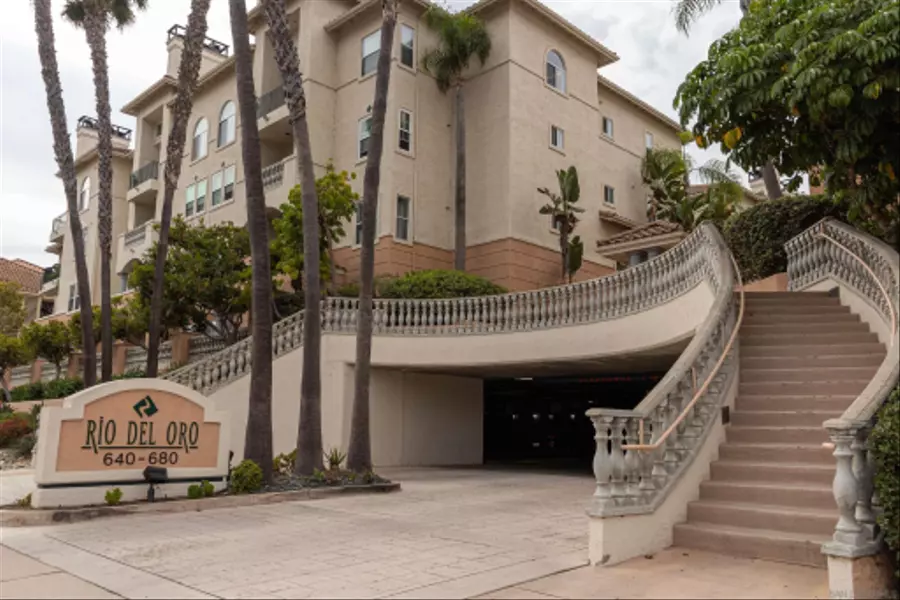 680 CAMINO DE LA REINA #2302, San Diego, CA 92108