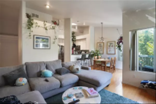 San Diego, CA 92107,4674 Saratoga Ave #2