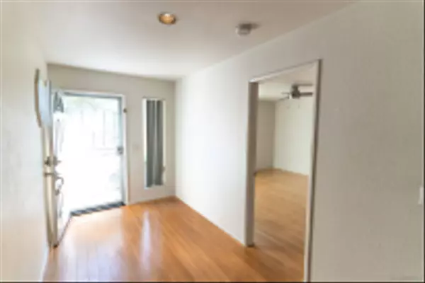 San Diego, CA 92107,4674 Saratoga Ave #2