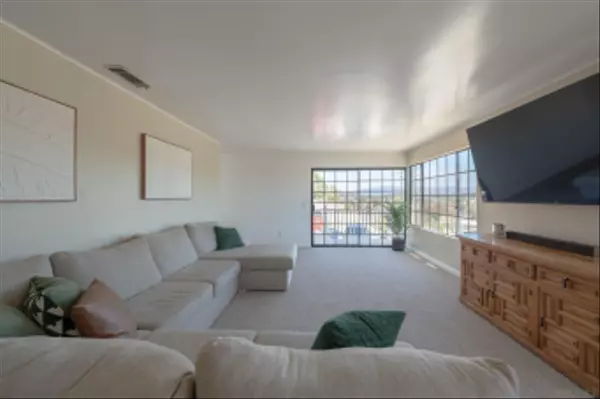 Spring Valley, CA 91977,10532 Madrid Way