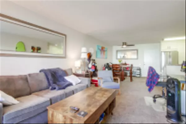 San Diego, CA 92109,1855 Diamond St #201