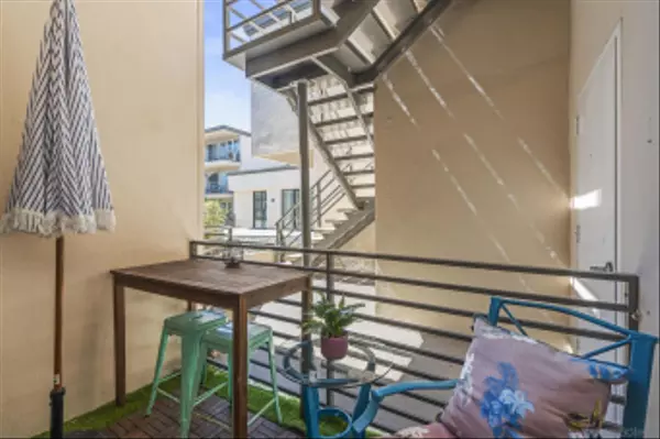 San Diego, CA 92106,1021 Scott St ##103