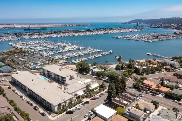 San Diego, CA 92106,1021 Scott St #103