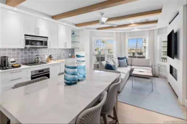 Coronado, CA 92118,1500 Orange Avenue #Shore House #67
