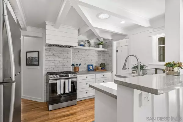 San Diego, CA 92104,2931-2933 Thorn St