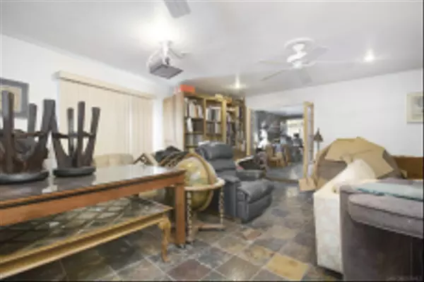 Newport Beach, CA 92660,2500 Anniversary Ln