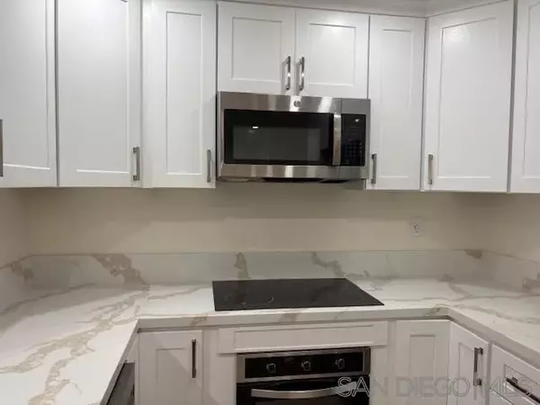 San Diego, CA 92108,580 Camino De La Reina #320