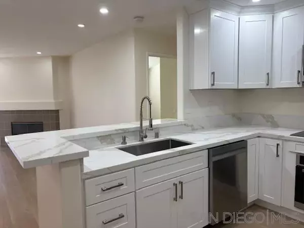 San Diego, CA 92108,580 Camino De La Reina #320