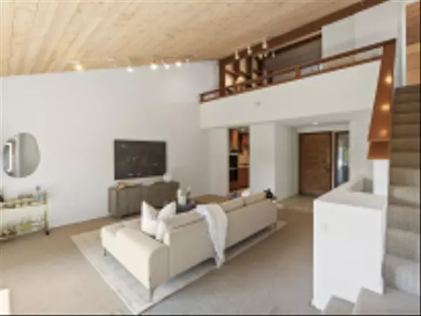 San Diego, CA 92103,616 W Lewis St