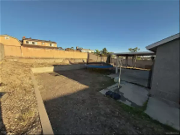 San Diego, CA 92139,2745 Kausman St