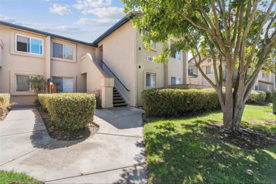 11251 Avenida De Los Lobos #D, San Diego, CA 92127