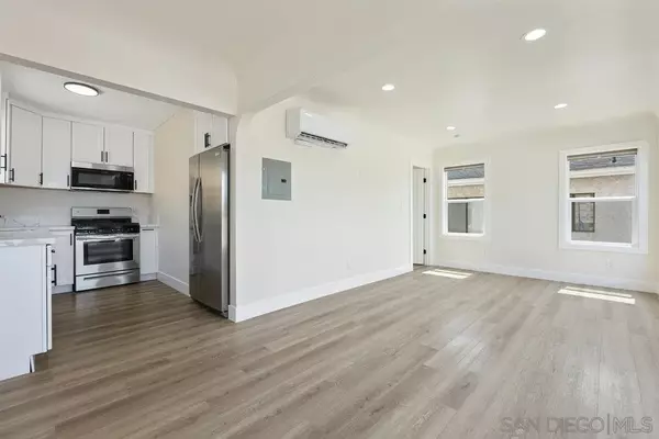 San Diego, CA 92104,3766-2 Villa Terrace