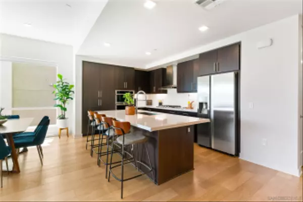 San Diego, CA 92108,2400 Community Ln #59