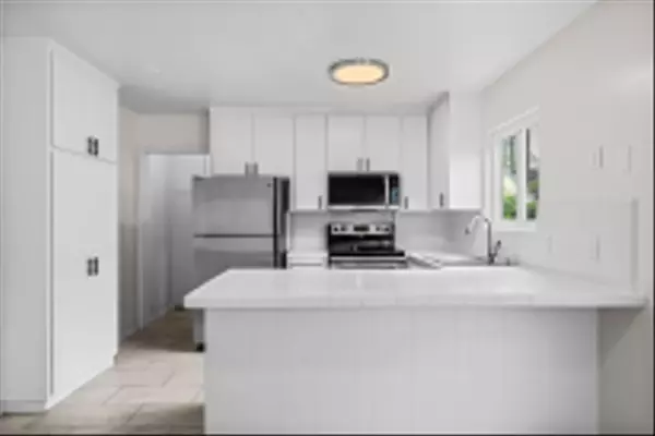 La Jolla, CA 92037,7137 La Jolla blvd