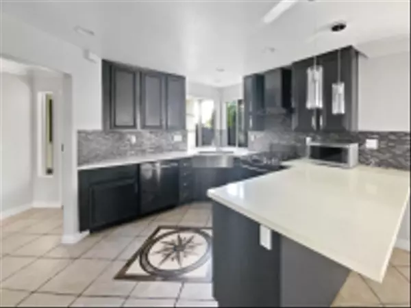 Oceanside, CA 92056,1442 Calle Goya