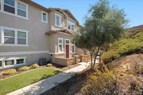 1050 Iron Wheel St, Santee, CA 92071