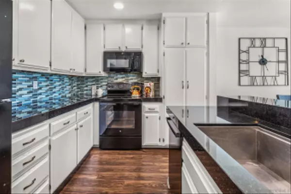 Escondido, CA 92025,450 W Vermont #1602