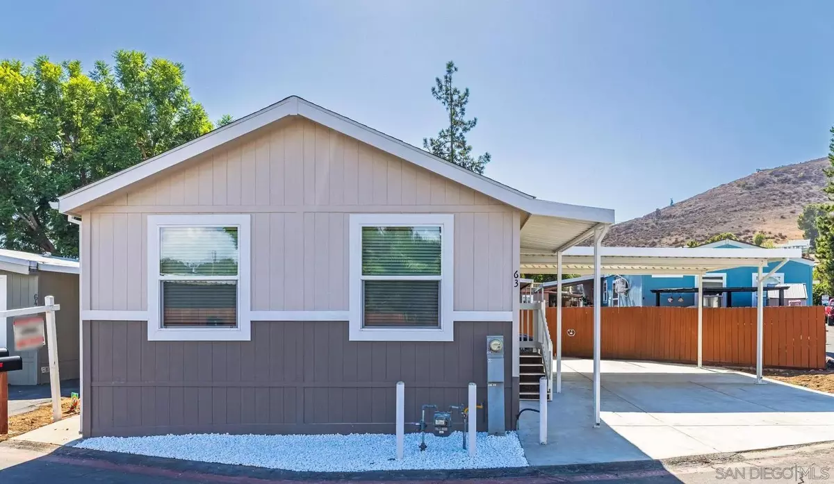 El Cajon, CA 92021,12044 Royal Rd #63
