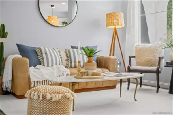 Carlsbad, CA 92009,6008 Paseo Salinero