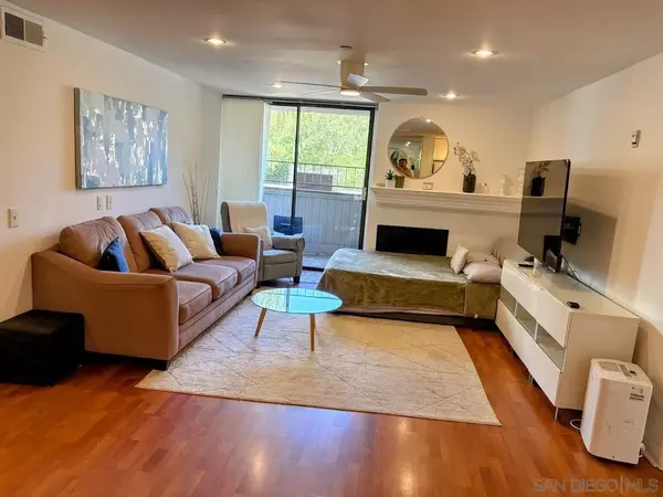 San Diego, CA 92101,850 State St #114