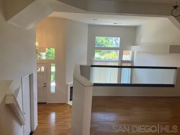 San Diego, CA 92122,7105 Calabria Court #C