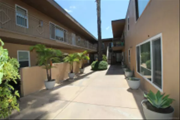 San Diego, CA 92115,5511 Adelaide Ave #29