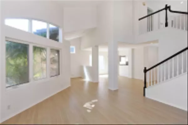 7346 Fay Ave, La Jolla, CA 92037