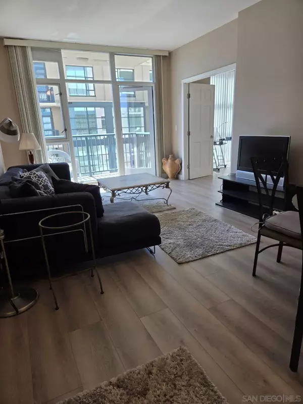 San Diego, CA 92101,530 K St #511