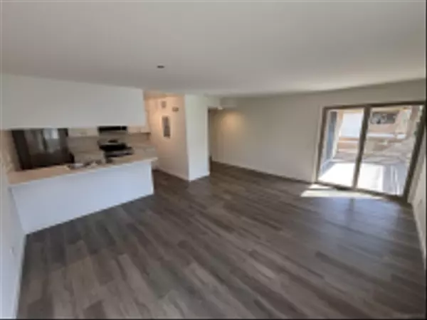 San Diego, CA 92110,4012 Valeta St #304