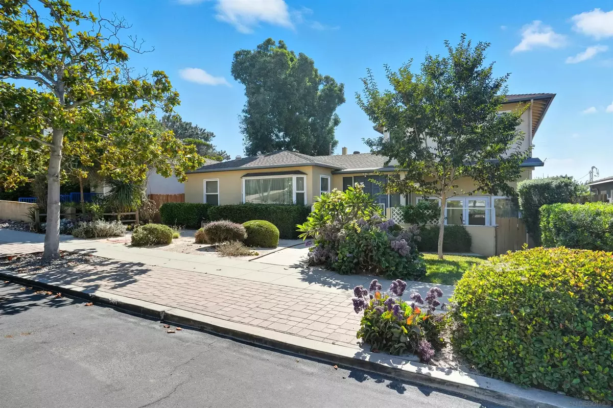 San Diego, CA 92107,1074 Devonshire Dr