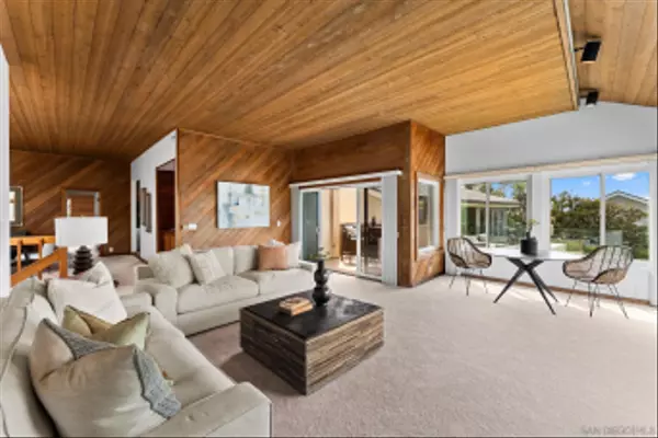 La Jolla, CA 92037,315 Colima Court