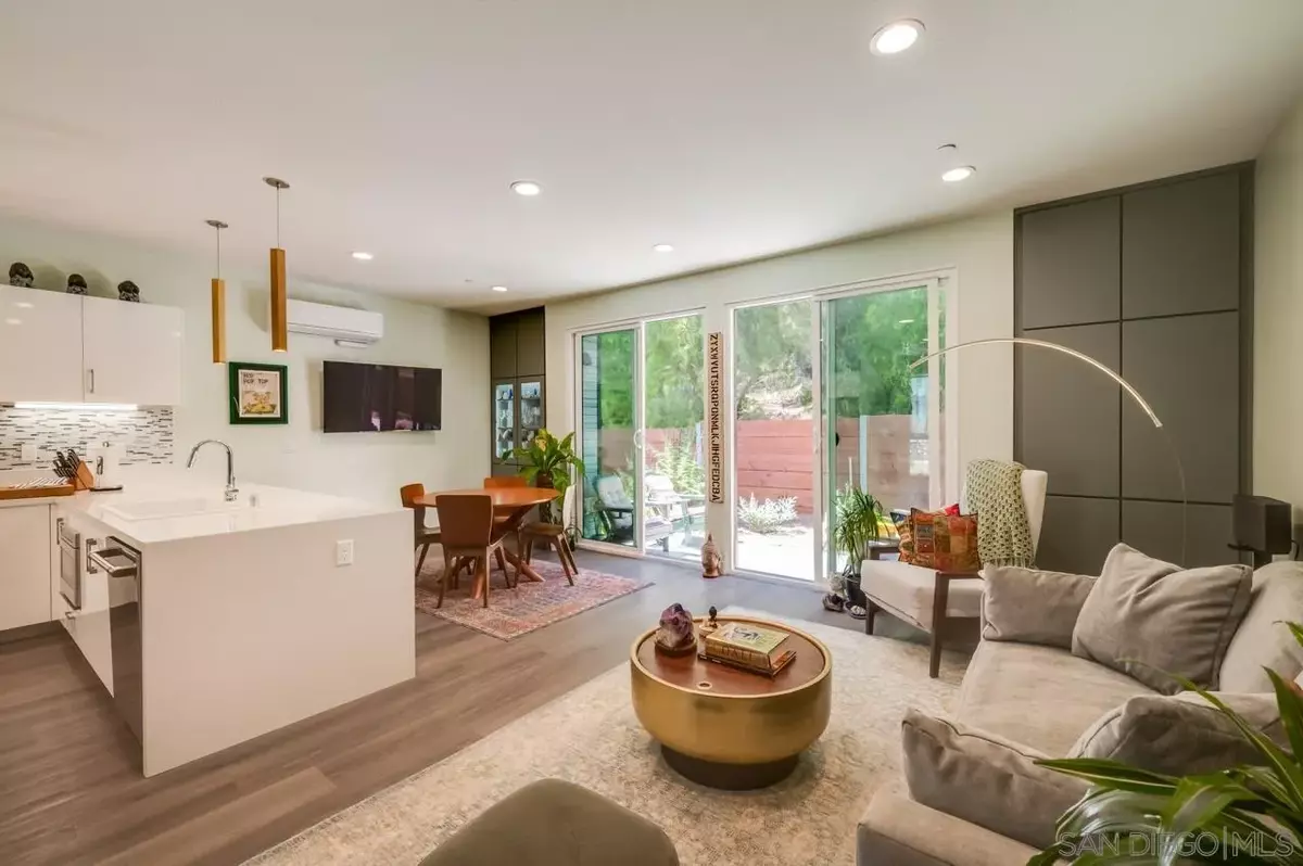 La Mesa, CA 91941,8268 High Street