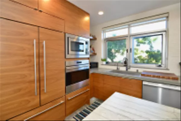 San Diego, CA 92103,3740 Park Blvd #210