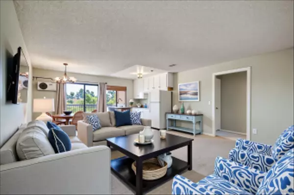 San Diego, CA 92119,7838 Cowles Mountain Ct #C32