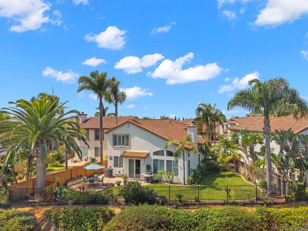 Carlsbad, CA 92011,6438 Agate Way