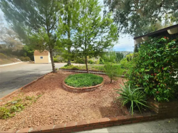 Vista, CA 92084,1972 Buena Creek Rd