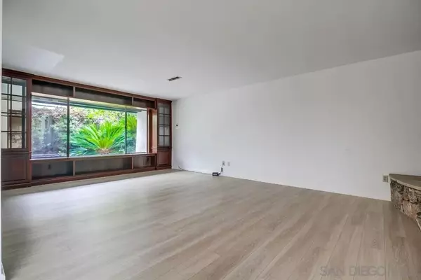 San Diego, CA 92117,2910 Erie St