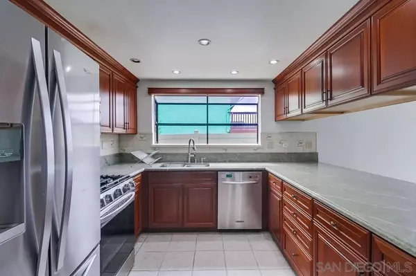 San Diego, CA 92117,2910 Erie St