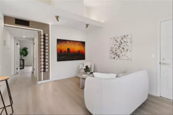 San Diego, CA 92104,4043 Utah St #8