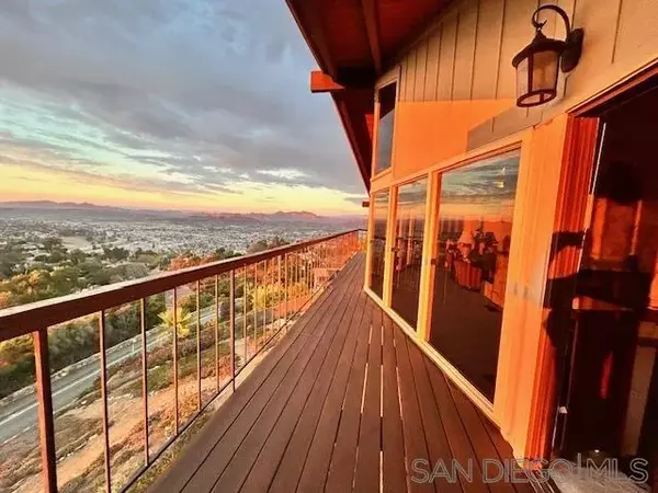 La Mesa, CA 91941,4742 Mount Helix Drive