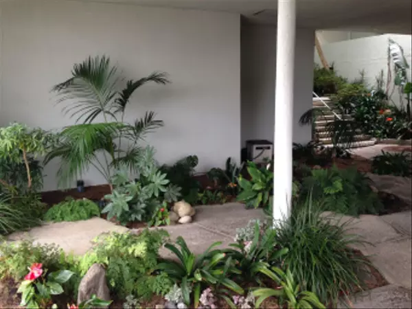 La Jolla, CA 92037,5383 Chelsea St #306