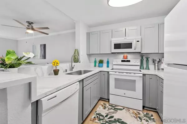 San Diego, CA 92122,8889 CAMINITO PLAZA CENTRO #7326