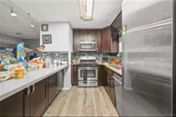 El Cajon, CA 92021,255 E Bradley #108