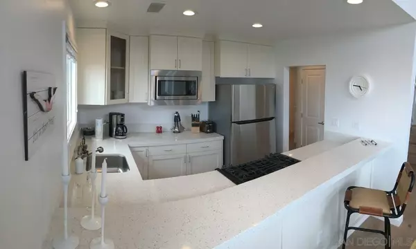 San Diego, CA 92107,5112 Saratoga Ave #1