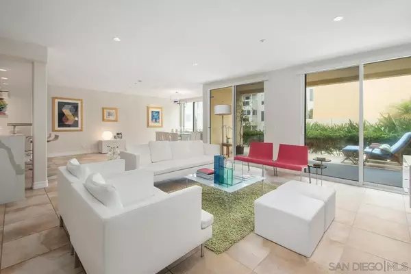 La Jolla, CA 92037,202 Coast Blvd #4