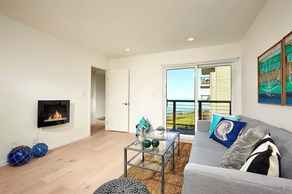 Encinitas, CA 92024,940 Sealane Dr #5