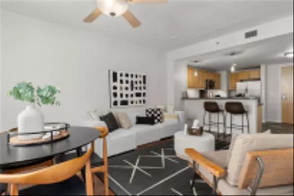 San Diego, CA 92101,1150 J St. #111