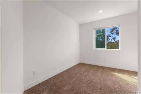 Escondido, CA 92025,2916a Anaheim St