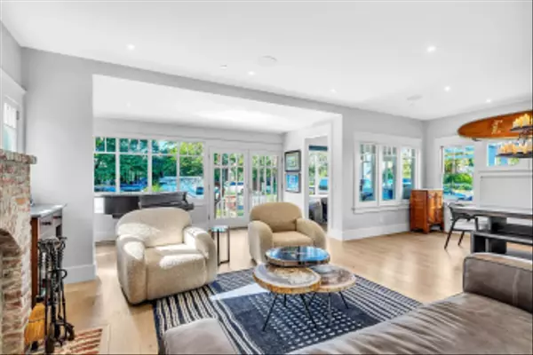 Coronado, CA 92118,1027 G Avenue