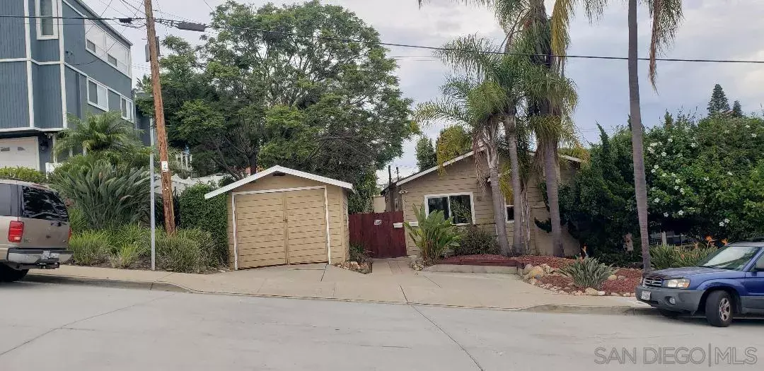San Diego, CA 92106,3028 Sterne Street